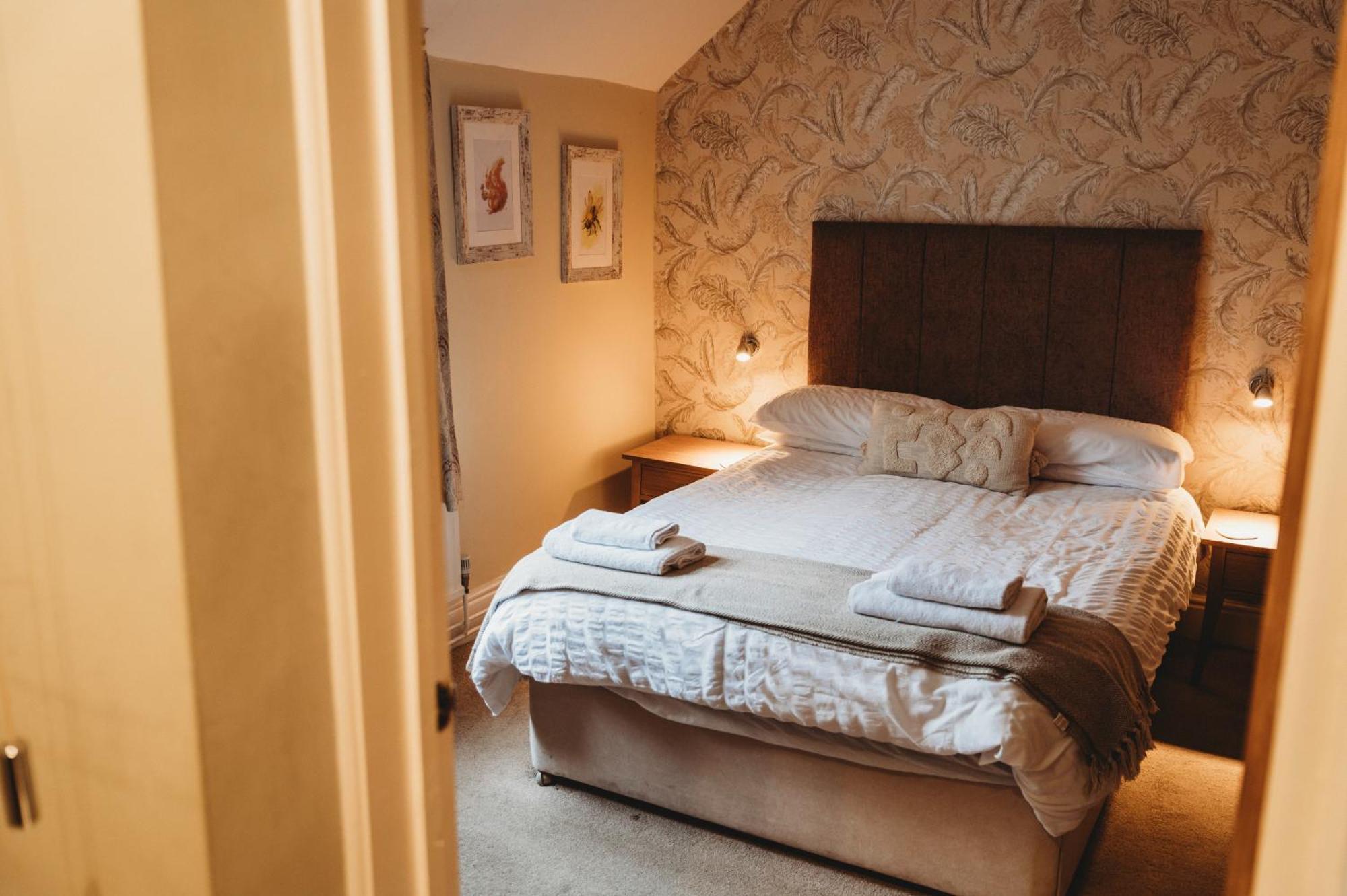The White Lion Inn Окем Екстериор снимка